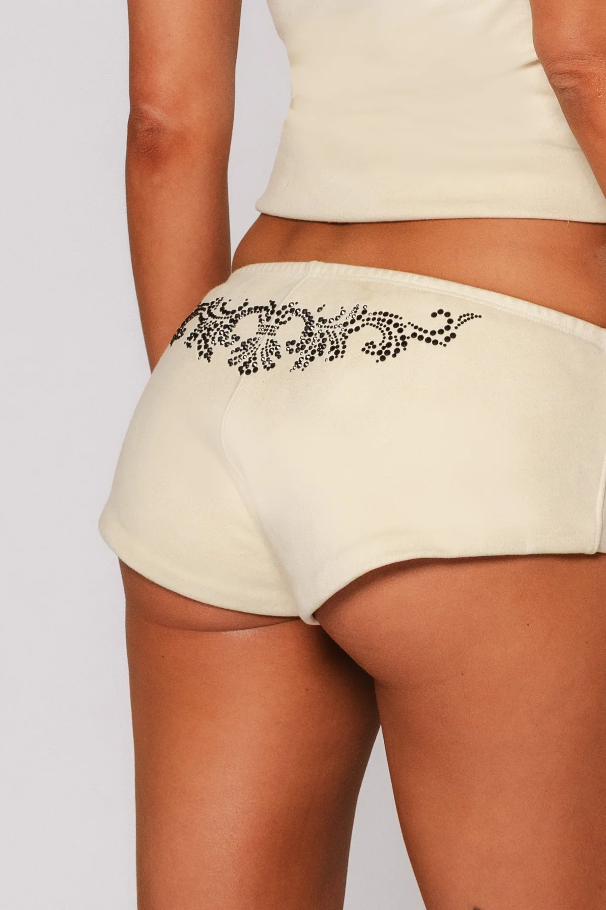BUCKLE BUNNY SHORT / OFF-WHITE - Image 3
